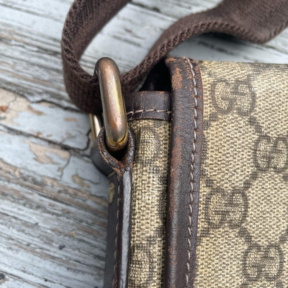 Gucci Beige and Brown GG Monogram Shoulder Bag - Picture 4 of 10